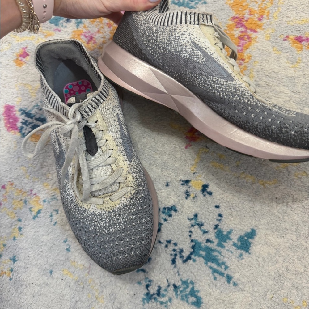 Brooks tennis shoes